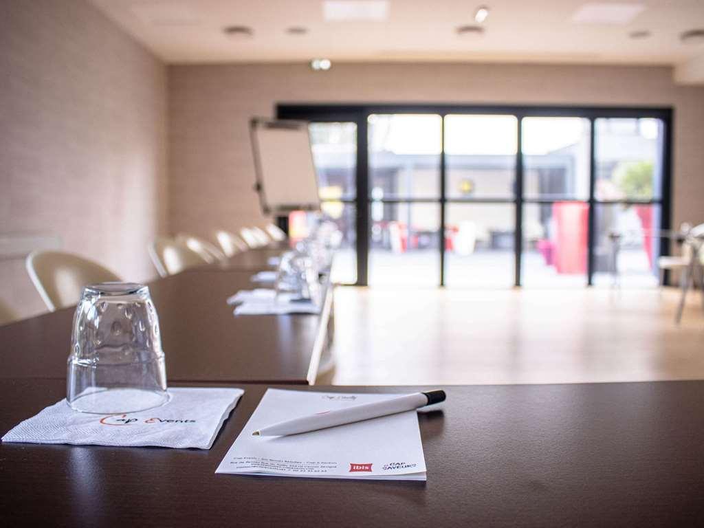 Ibis Rennes Beaulieu Hotel Cesson-Sevigne Exterior photo