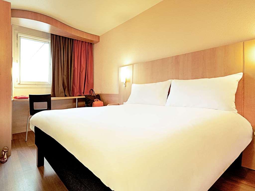 Ibis Rennes Beaulieu Hotel Cesson-Sevigne Room photo